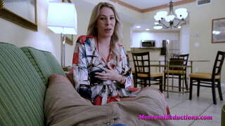 Poeth Milf craves Enfawr Dicks - Nikki Brooks