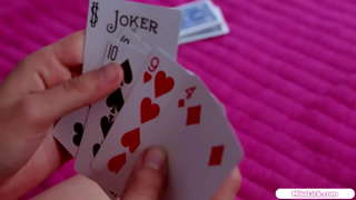 ���ાના બોબલા સોનેરી વાળ ધરાવે છે, એક વાસ્તવિક હોટી તેના બેડરૂમમાં માં.તેઓ ચુંબન અને suck બોબલા પહેલાં તેમણે licks તેના હજામત કરેલું ભોસ ચુત.તે facerides આ સુંદર છોકરી દુબળી પાતળી સ્ત્રી એક 69er