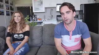 Prljava Tinejdžerska Drolja Moka Mora Preuzima Na Dva Kurca U Isto Vreme