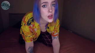 Stacy ચંદ્ર spanks તેના મોટા સફેદ ગાંડ til તે ન લઈ શકે છે, કોઈ વધુ