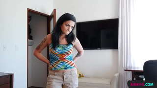 میری بہن صرف نہیں چھوڑ مارنے مجھ پر جب تک میں اس پر ڈال دیا اس کے چوکوں کی مدد اور آخر تنگ ، slurping کے لئے بلی بلی - Kylie Foxxx