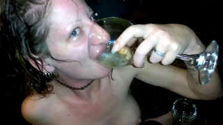 Sexxycandyxxx svelger det ned