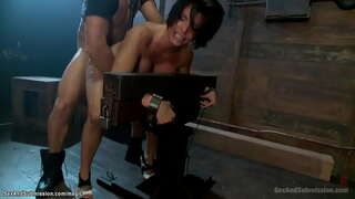 ���िशाल स्तन brunette MILF Shay फक्स बनेको छ crawling संग सचेतक उनको दाँत त्यसपछि बाध्य र मुडी भन्दा कुनै न कुनै ठूलो कुखुरा द्वारा गडबड गर्न रामोन Nomar मा कालकोठरी