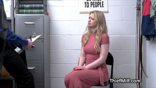 Blonďatá žena Sunny Lane v prdeli a prdeli