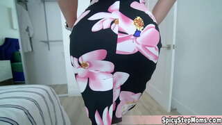 زوجة الأب لديه بعض المشاكل هي شبقة وأنها غير قادر على الإقلاع