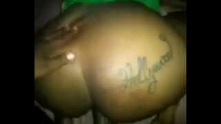 B. máma bere péro a creampie white only