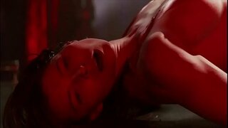 ג ' סיקה ביאל סטריפטיז ואת עירום בכחול