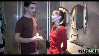 Že zlato zvyšuje její modrý top