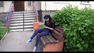 Ufisadi mwanamke wa kusinyaa miguu yake