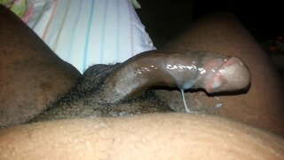 Պառակտել ընկույզ