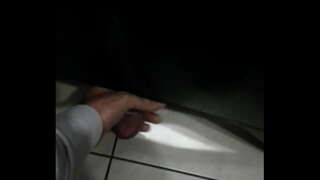 Fat cock badeværelse sperm