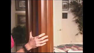 ���रण छोरी हिँड्नुभएको मा उनको अश्लील हेरिरहेका