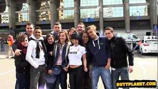 Moglie porca de molienda en la polla