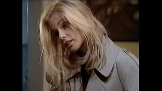 Gina Vilda ryck hennes man samtidigt på telefonen då gör honom cum innan hon lämnar