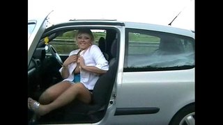 Busty amatorskie Jordy miga w strefie