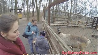 Wyciągnął piękna euro uprawia seks z nieznajomym w POV