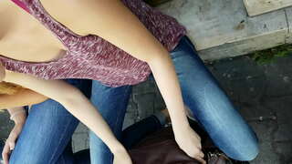 кыздар менен даунблоус нарын уличном паблике