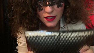 Do You Want To Have My Panties? Te le mando, Porcone. Mistress Hotwife Venus.