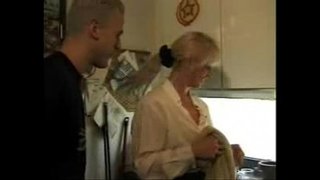 XXX&amp;quot;Homemade&amp;quot; German video Hot mom accipit et filius eius friendXXX