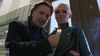 Вивиан Шмитт, бул жерде болуп калат курмандыгы папарацци .....