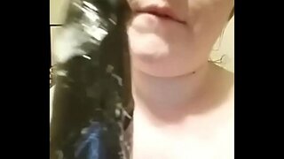 Hračka krémové mačičky