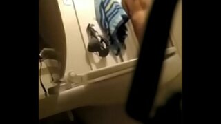 Spying ກ່ຽວກັບຂ້າພະເຈົ້າເອື້ອຍ