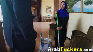 Nervös Arabeschen Zéngdausende Suen Fir Throating Fetten Schwanz