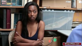 Кого лаштыквлӓэш ӹшке полицейскийвлӓ доно полици трахаться киска Дайя грудастый Найт