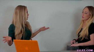 Lezbiyen Ajan seksi bir casus tarafından yakalandı