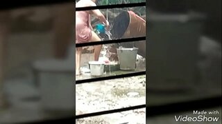 ���ូ bhabi បង្ហាញរបស់នាងពាក់កណ្តាលអាក្រាតរាងកាយ ២