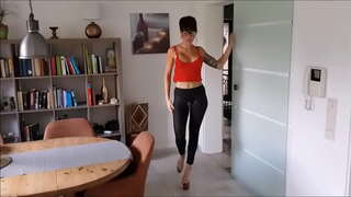 Lara Bergmann er sprængt bagfra!