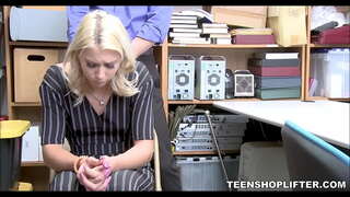 TeenShoplifter.com - किशोर उचक्का छोटे स्तन के साथ बनाता है भाड़ में जाओ के साथ सौदा के झड़ने की रोकथाम अधिकारी