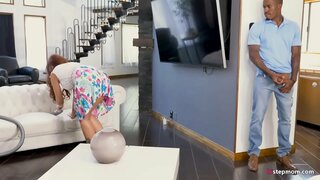 Big Black Cock jwenn rekonfòte ak sexy horny MILF