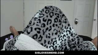 الشباب لطيف شقراء في سن المراهقة بنت هالوين اللعنة على Stepbro بوف