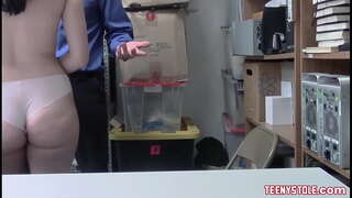 ���ံ့သြဖွယ် tits နှင့်အံ့ဘွယ်သောမြည်းကိုအနက်ရောင်ဆံရှင်ဆယ်ကျော်သက်ရရှိဂရုရုံးအတွက်အားဖြင့်အကျင့်ပျက်ခြစားမှုကိုချော့