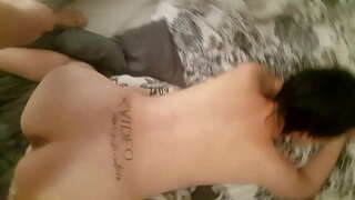 Kone ludder vil cum på rumpa hennes