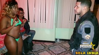 Рогоносець дивись, як я даю копу у нього на очах