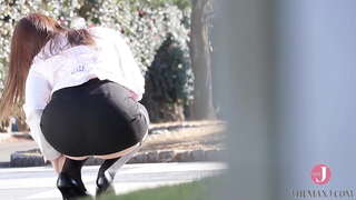 À�મોટી ગાંડ】તે seduces lewdly તેની સાથે ચાબૂક મારી જાંઘ બહાર peeking તેના ગાર્ટર બેલ્ટ. [bunc 001]