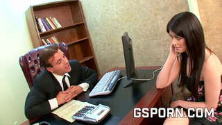 Seksikas brünett sekretär, milf nikutud kõva koos face cum